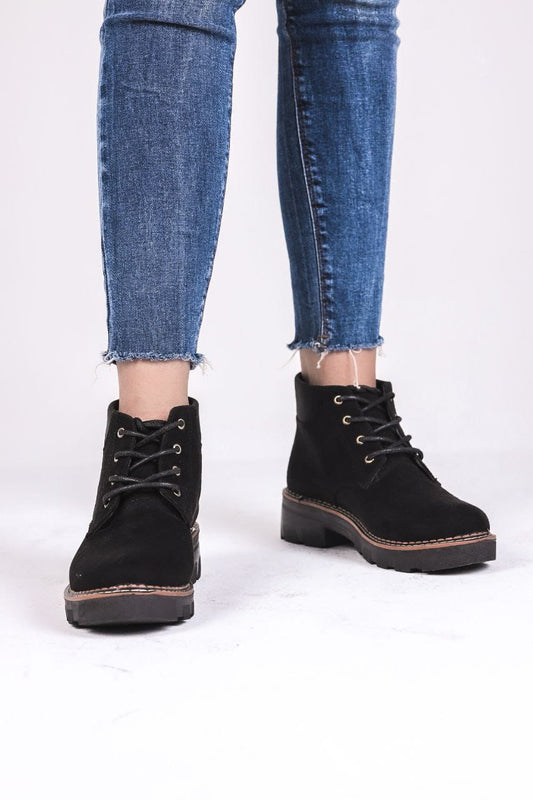 حذاء عادي باللون الأسود البحري