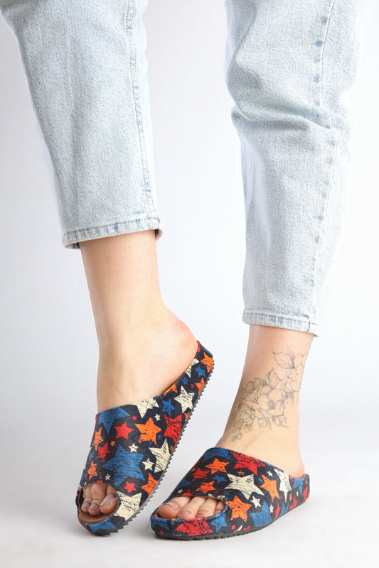 Patterned Slipper Hit Stars