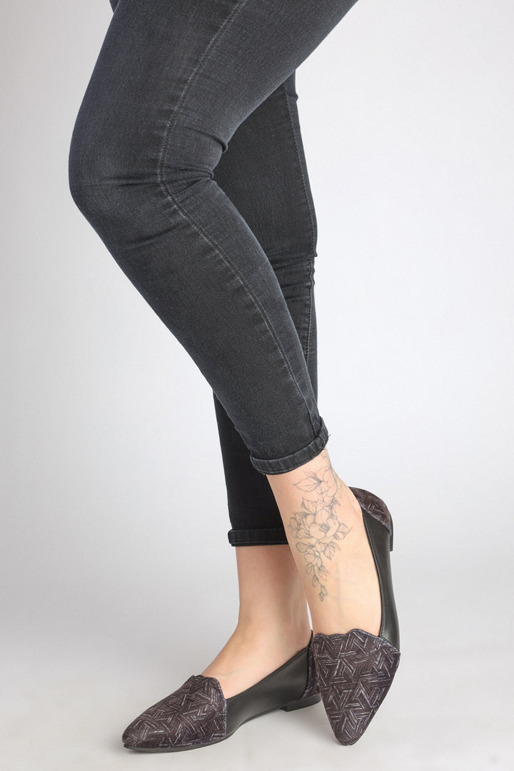 Wavy P flat Triangles