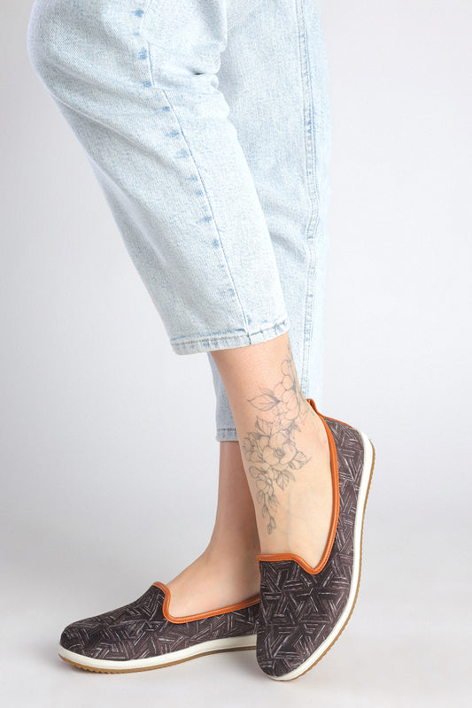 مثلثات سوداء مسطحة مدورة LP