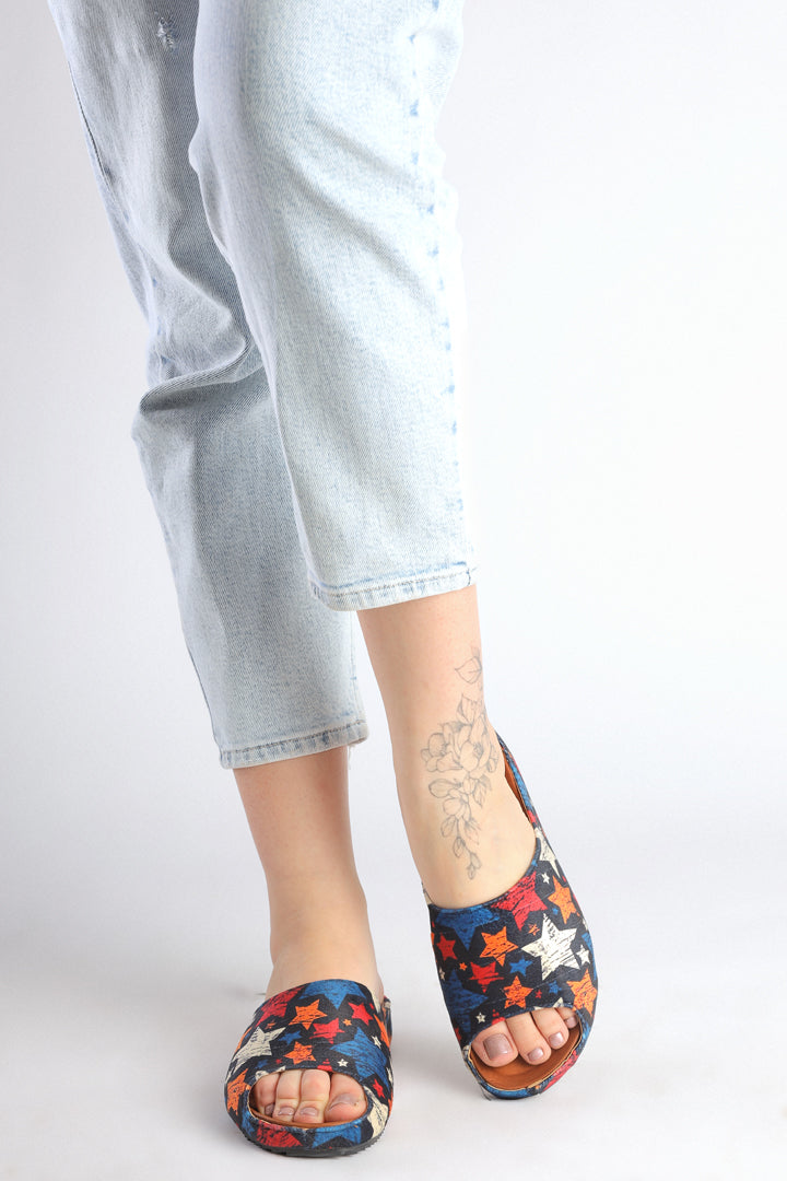 Patterned Slipper Hit Stars