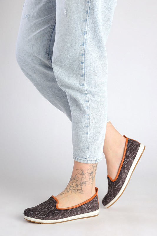 مثلثات سوداء مسطحة مدورة LP