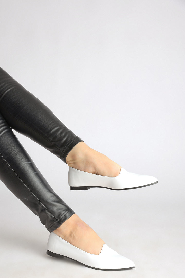 White Wavy Flat