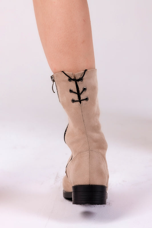 Biege Zipped Boots