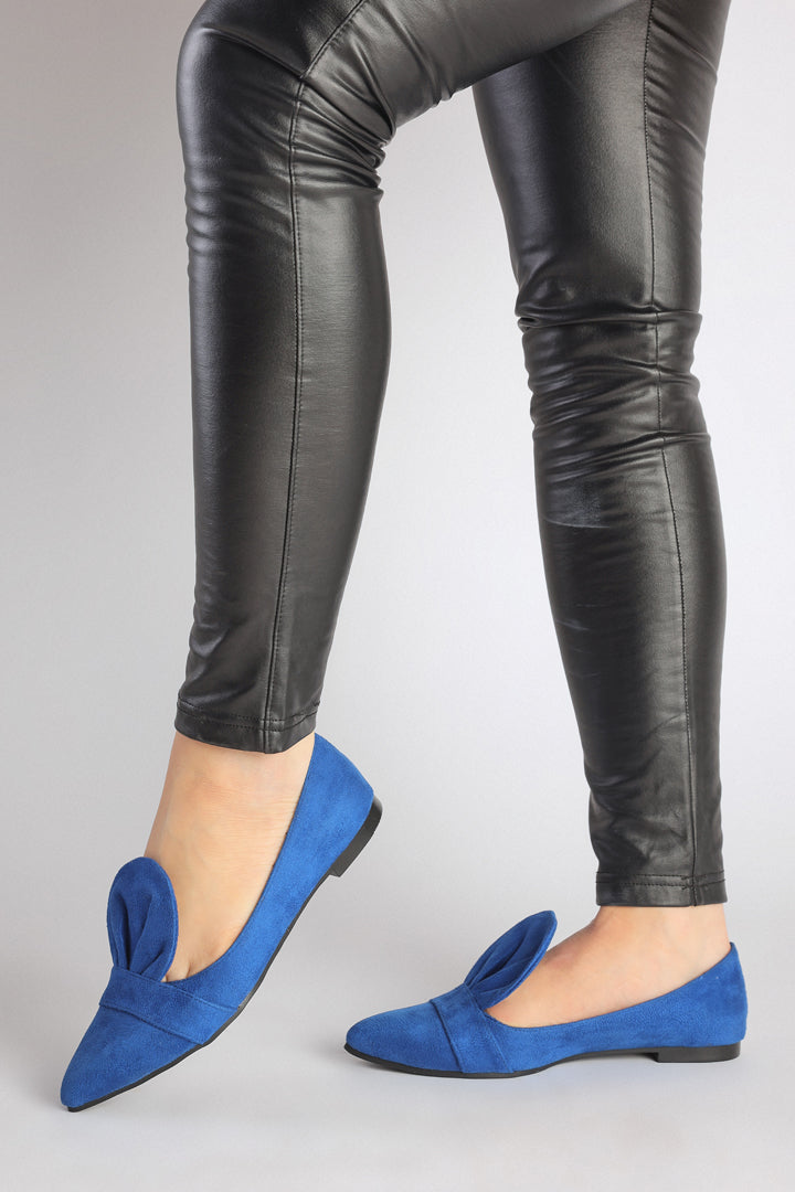 مسطح بشريط أزرق