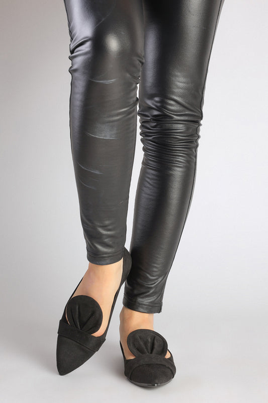 Black Ribboned flat
